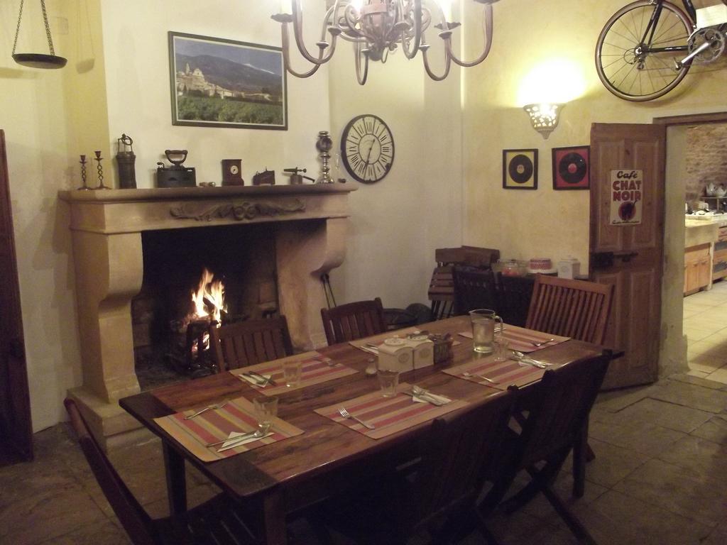 Chambres Et Table D'Hotes Au Brabo Mormoiron Ngoại thất bức ảnh